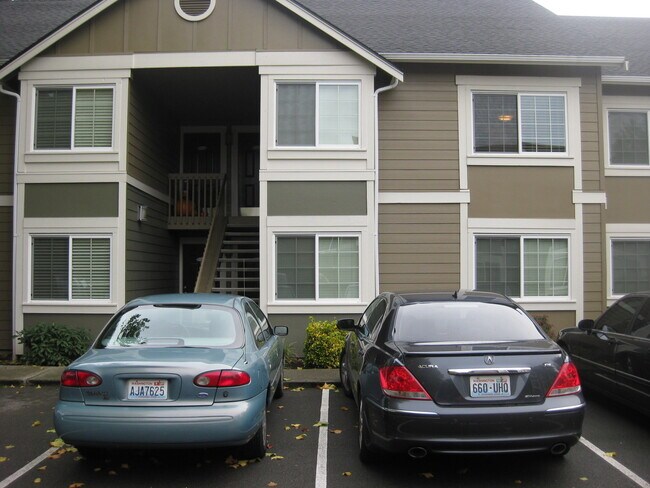 Foto del edificio - 2 Bedroom Kenmore Condo with Charming Details