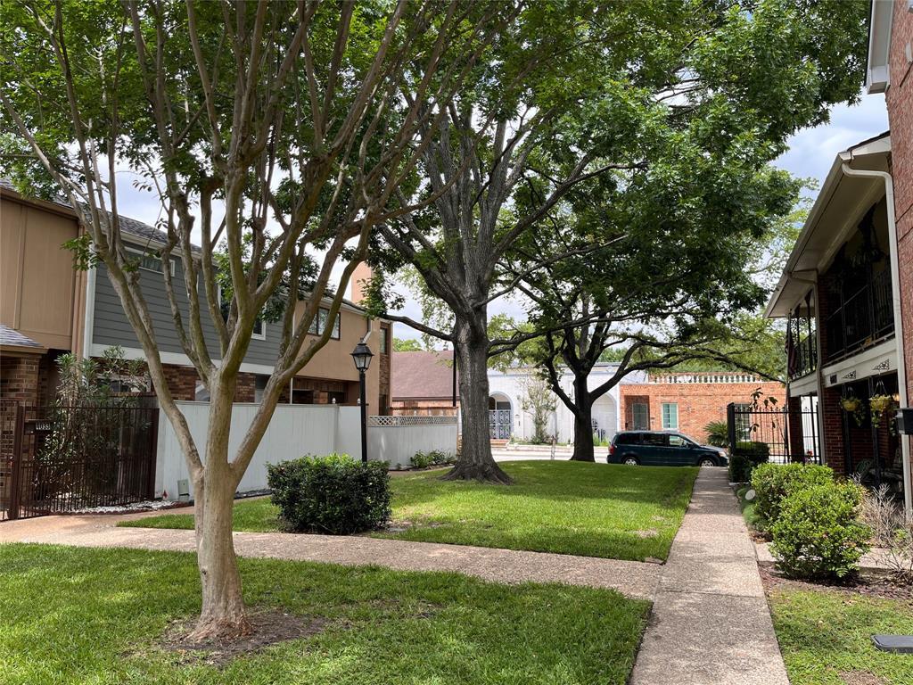 4035 Breakwood Dr, Houston, TX 77025 Condo for Rent in Houston, TX