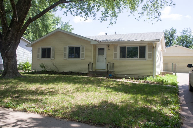 Building Photo - 1416 SW 15th St