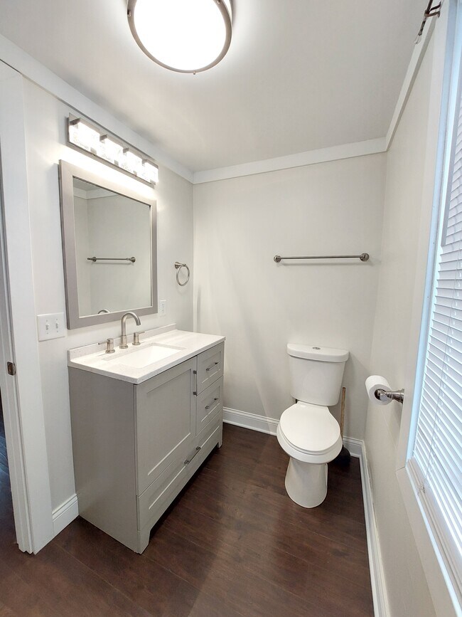 906 E Clark St, Crown Point, IN 46307 House Rental in Crown Point, IN