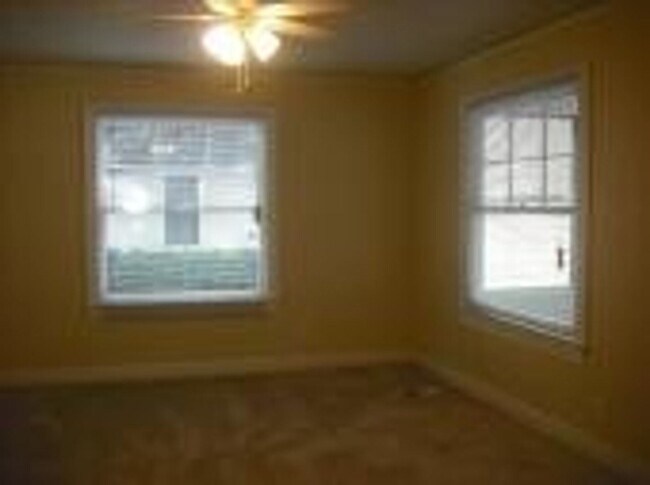 Building Photo - 3 br, 2 bath House - 3057 Commonwealth