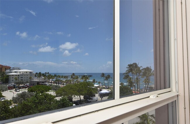Foto del edificio - 2051 SE 3rd St