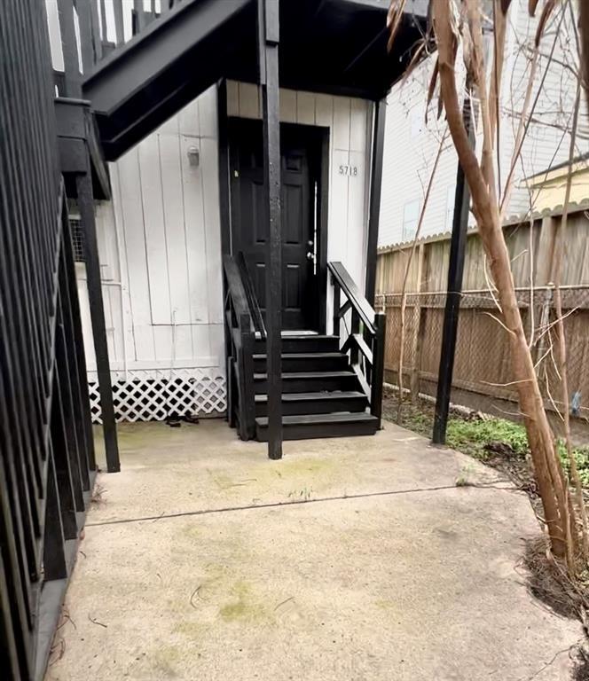Primary Photo - 5718 Sherman St