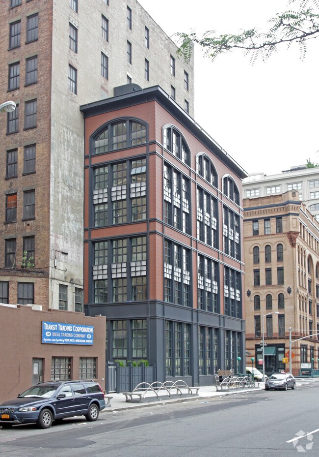 137 Franklin St Apartments New York, NY