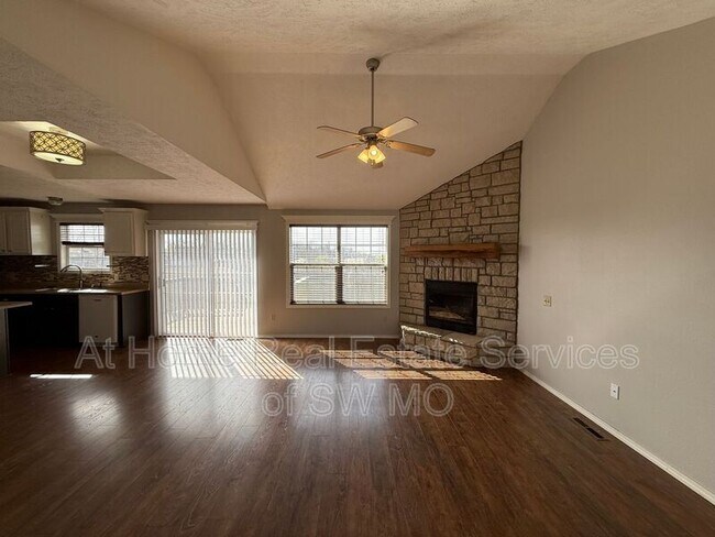 Building Photo - 3419 S Farm Rd 129