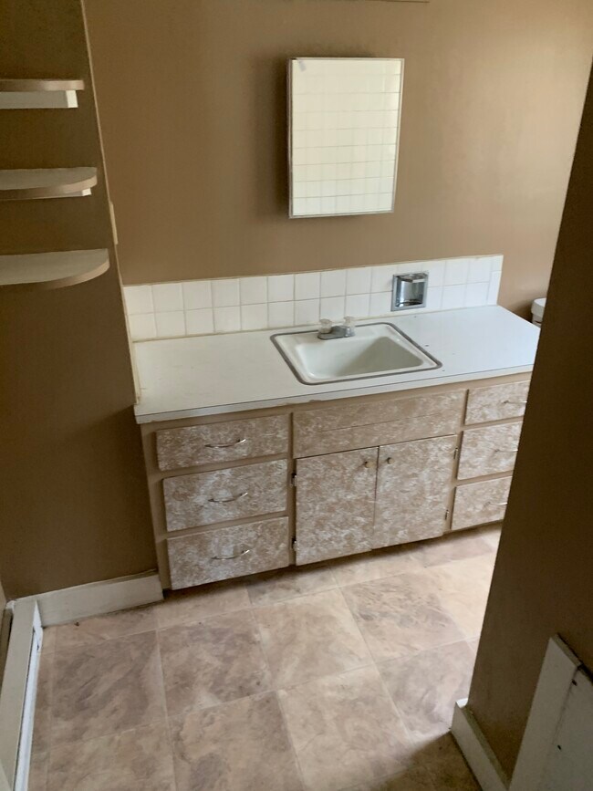 Bathroom - 857 Stadelman Ave