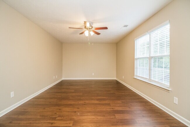 Building Photo - 717 Clear Cir