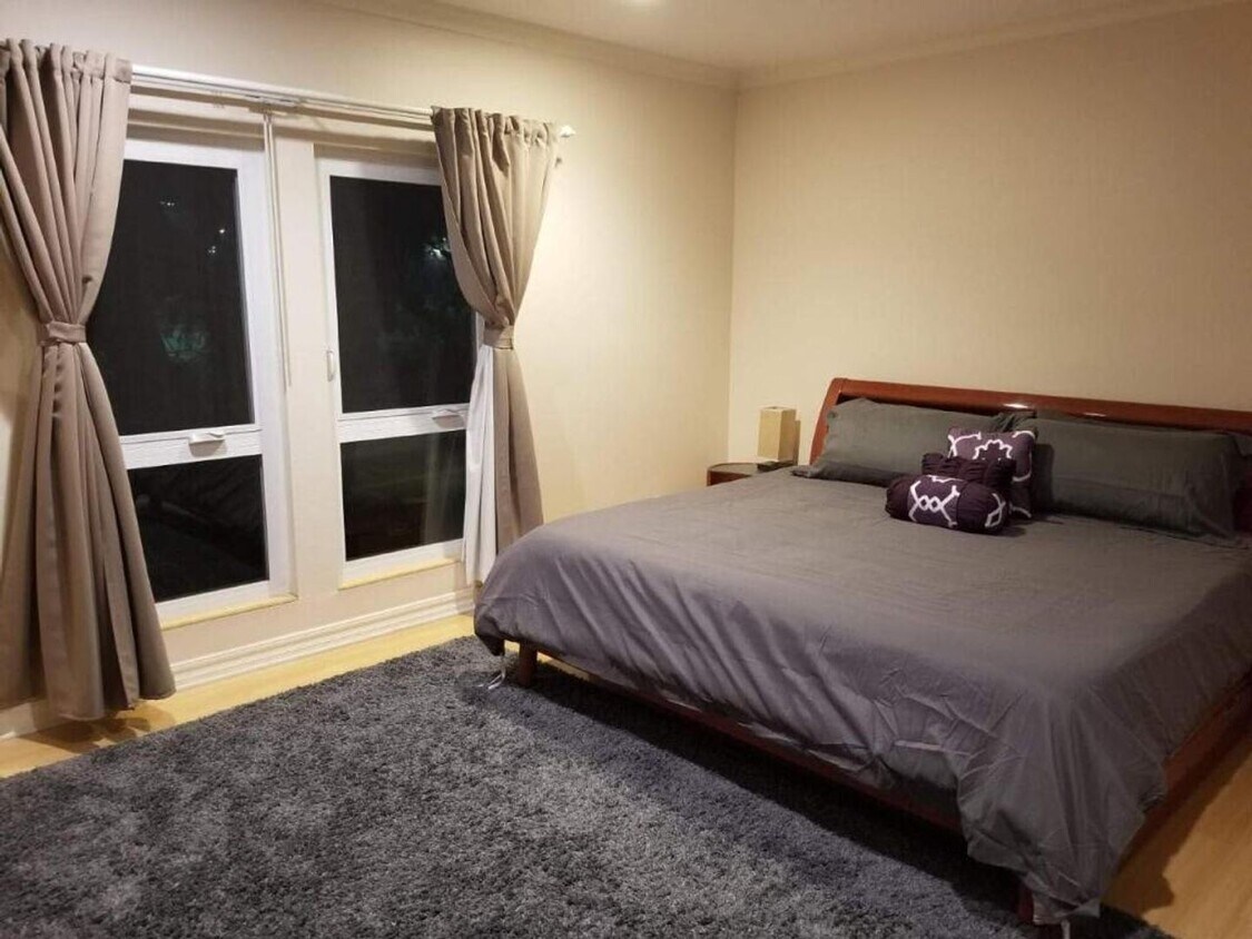 Foto principal - 10996 Wellworth Ave