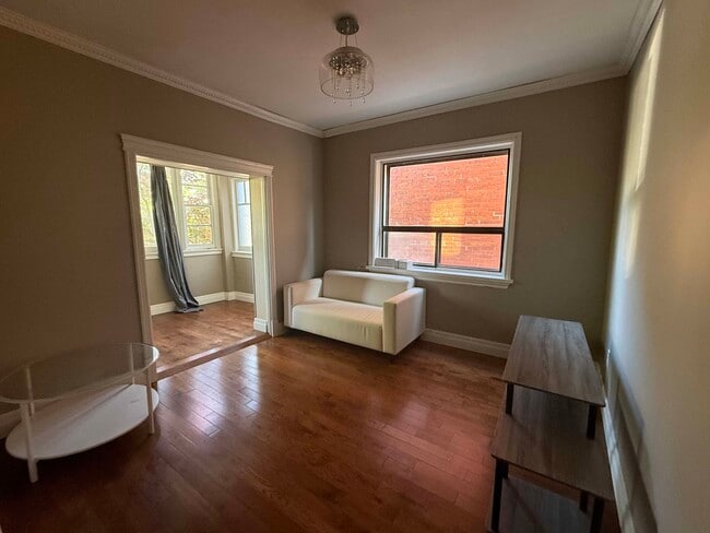 Building Photo - 352 Winona Dr