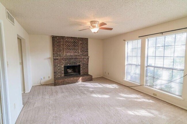 Building Photo - 5233 Turtle Cove Rd