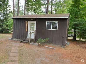 Building Photo - 3884 N W River Rd