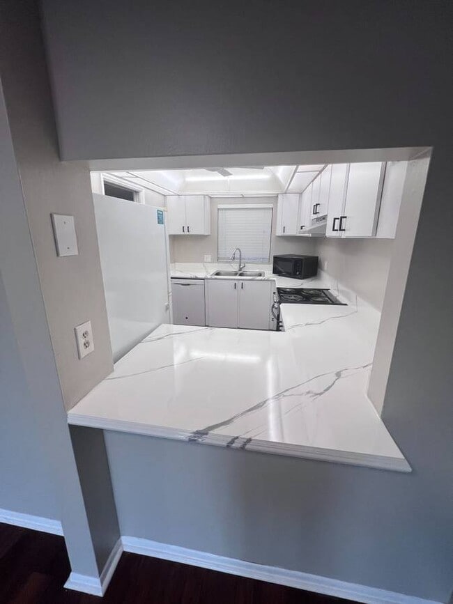 Foto del edificio - 9470 Live Oak Pl