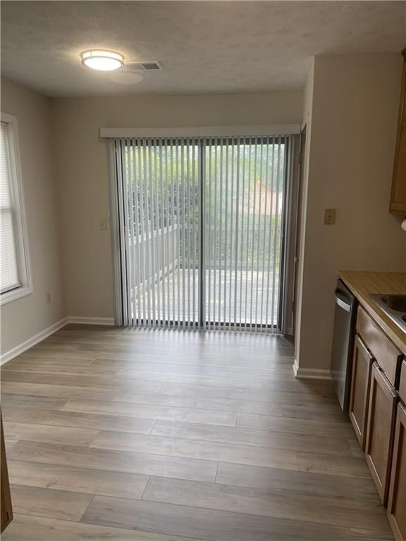 Foto del edificio - 4858 Chapelle Ct