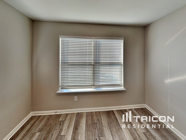 Building Photo - 117 Crockett Way Venus TX