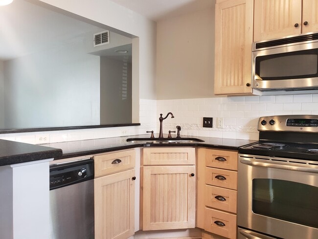 Photo - 4915 Park Rd Townhome