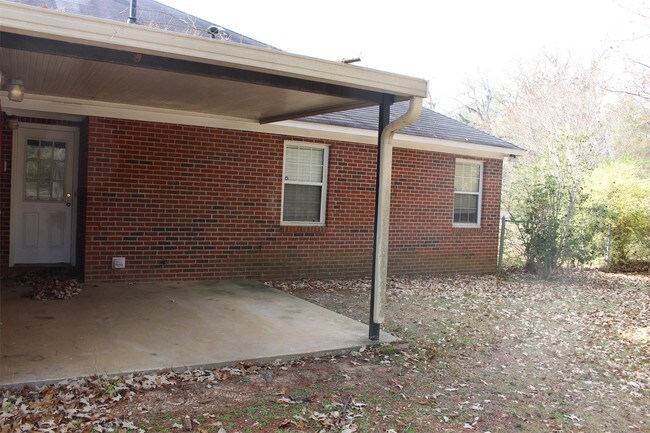 Building Photo - 3600 Mayfair Ln