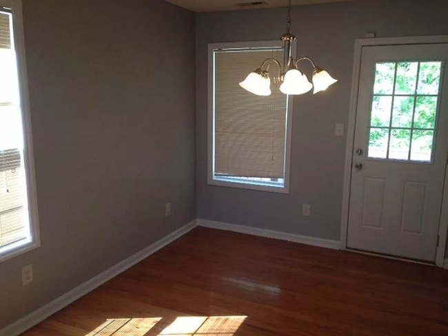 Building Photo - 815 Woodgreen Dr