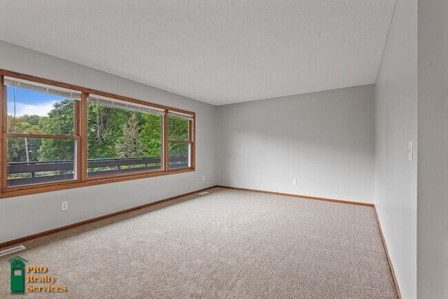 Building Photo - 4 Bedroom Home **No Rent Charged for Janua...
