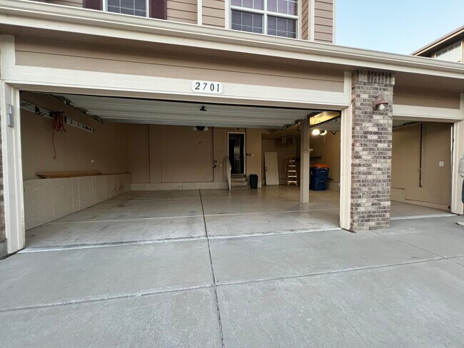 Building Photo - 2701 White Wing Rd