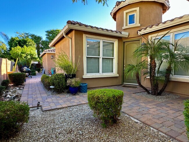 Building Photo - HIGHLY DESIRABLE AND SPACIOUS HOME FULLY E...