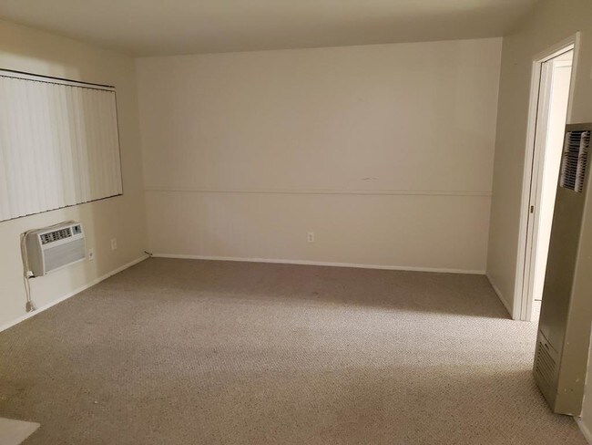 Building Photo - 2650 Fair Oaks