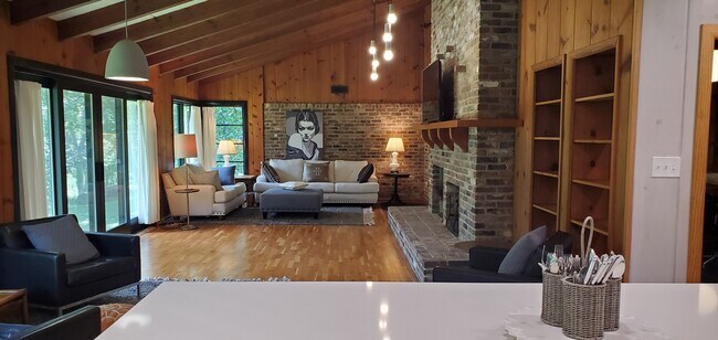 Sala de estar - 126 Cypress Bend Pl