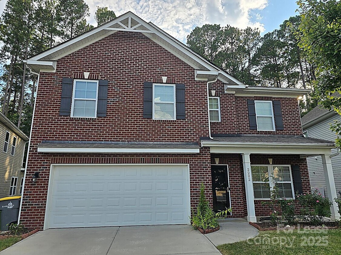 Foto principal - 2202 Laurens Dr