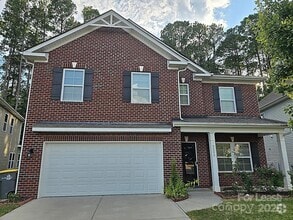 Building Photo - 2202 Laurens Dr