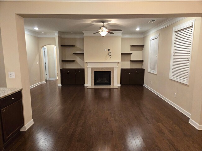 Building Photo - 5550 Shiloh Woods Dr