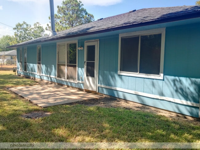 Building Photo - 4912 Shady Oak