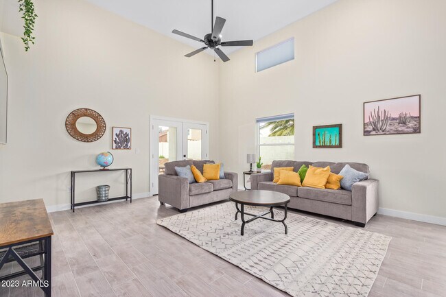 Building Photo - 9096 N 73rd Ave