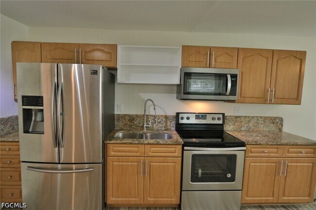 Foto del edificio - 11 California Rd