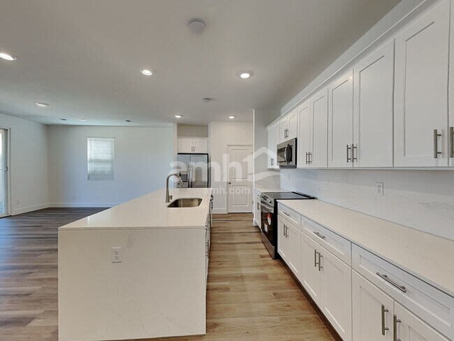 Building Photo - 11146 Magallanes St
