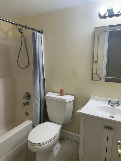 Building Photo - 21911 Lake Forest Cir