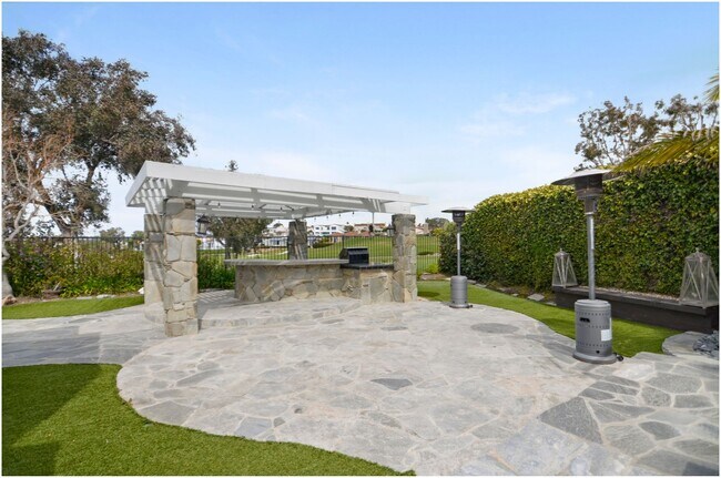 Building Photo - Single Level Golf Course Stunning Home Dana Point!