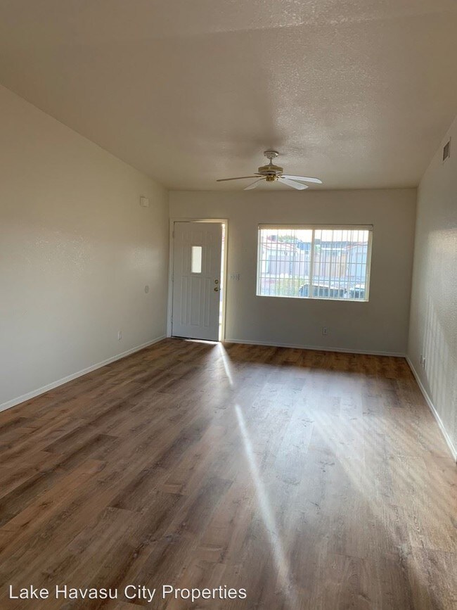 Foto del edificio - 3331 Tomahawk Dr