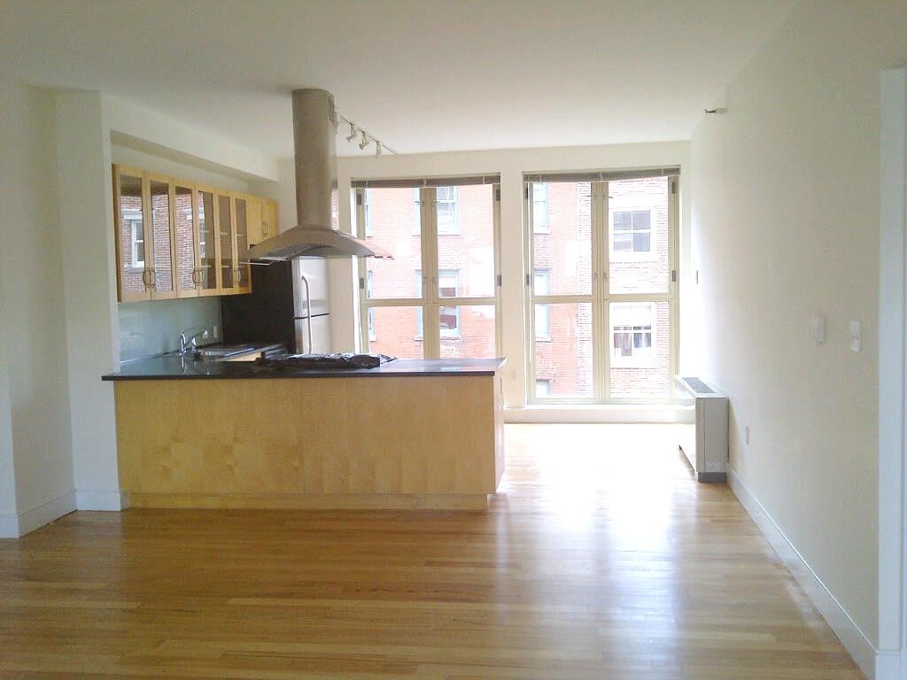 Foto principal - 217 Front St