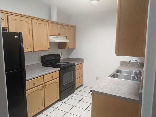 Building Photo - 2 Bedroom and 2 Bath Unit in a Five Plex