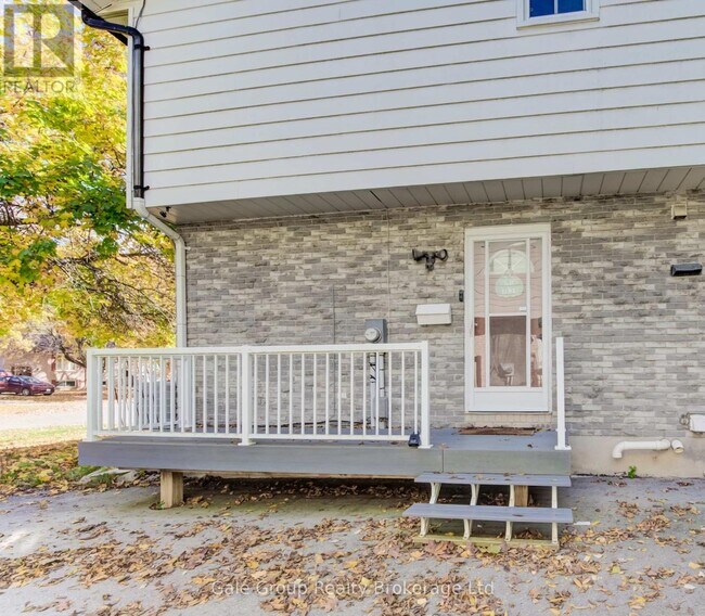 Building Photo - 10 Innes Pl