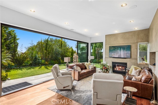 Foto del edificio - 3251 Rimcrest Cir