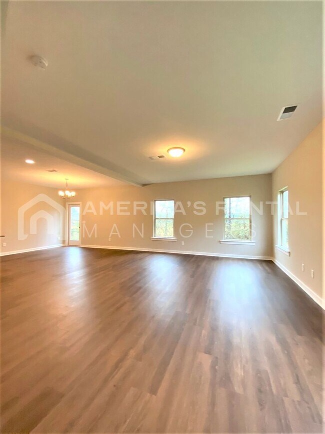 Foto del edificio - Great Two-Level Home for Rent in Lincoln, ...