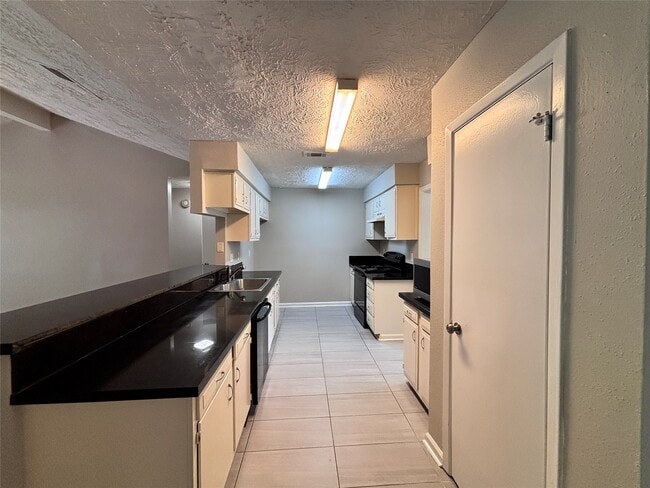 Building Photo - 203 Woodvale St