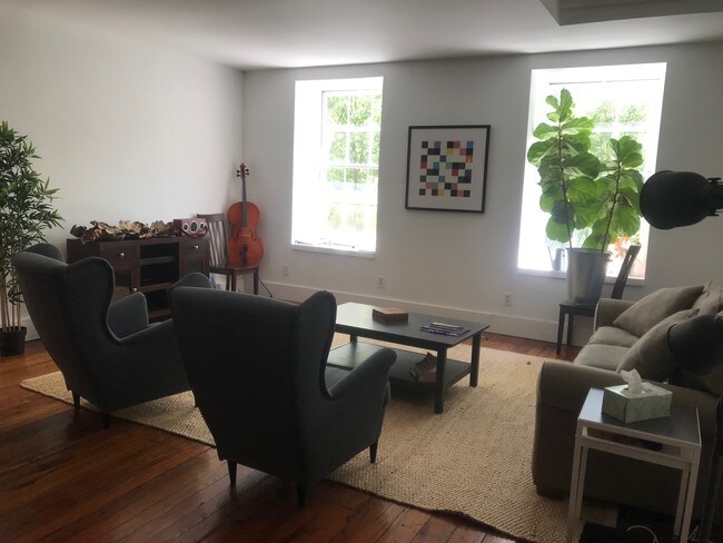 Foto del edificio - 118 N 3rd St