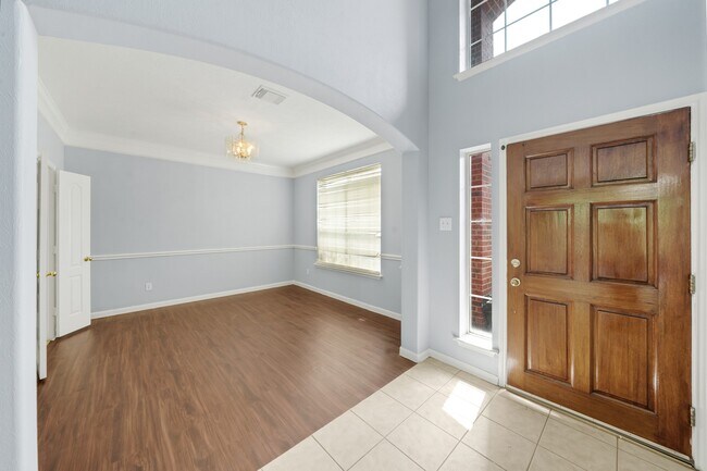 Building Photo - 17610 Forest Haven Trail