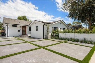 Building Photo - 6942 Wystone Ave
