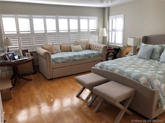 Foto del edificio - 4900 N Ocean Blvd
