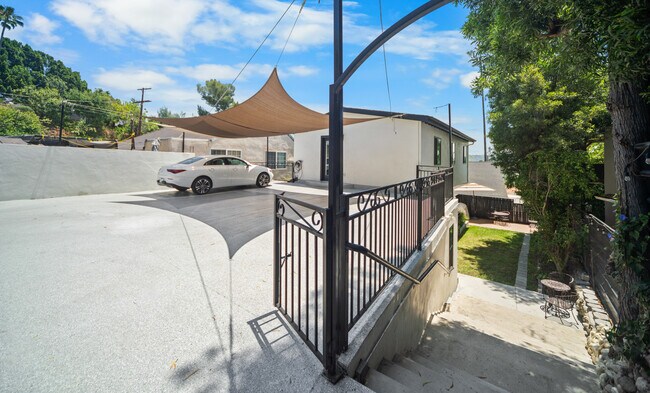 Foto del edificio - 5928 Weaver St