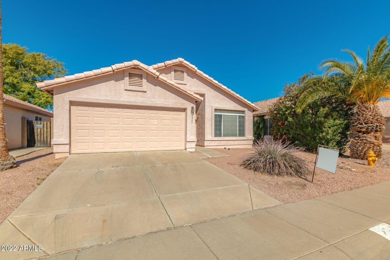 2304 E Aire Libre Ave, Phoenix, AZ 85022 House for Rent in Phoenix