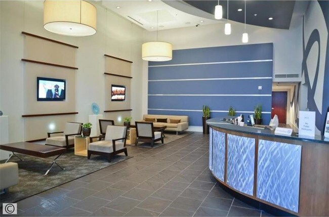 Concierge / Guest waiting location - 400 W Peachtree St NW
