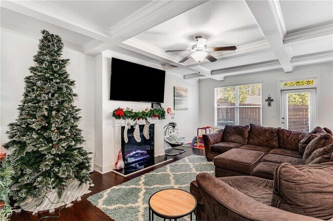 Foto del edificio - 5311 Radford Loop